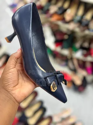 Blue Pointed-Toe Kitten Heel Pumps