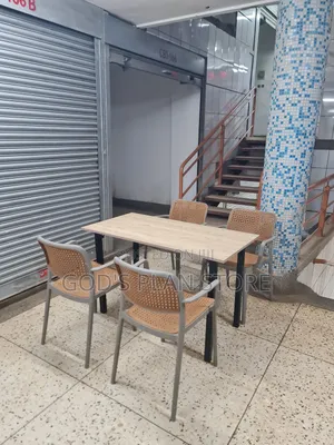 Hairpin Legs Table and Plastic Chairs Plastic Chairs and Table