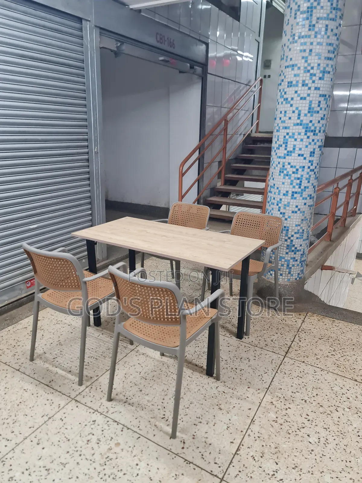 Hairpin Legs Table and Plastic Chairs Plastic Chairs and Table