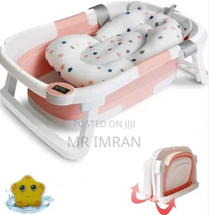 Collapsible Baby Bathtub Designed With Temperature Monitor for Infants