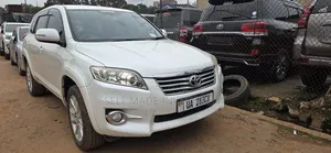 Toyota Vanguard 2011 White