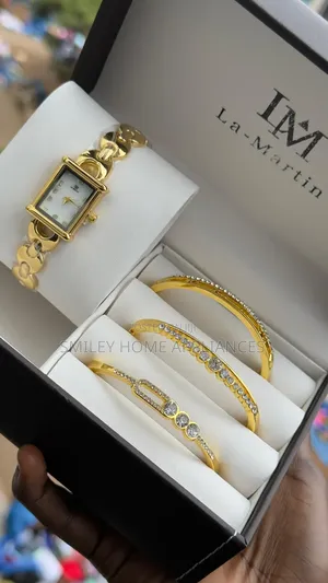 Brand New Boxed Women's Original La-Martin Wrist Analog Gift Box