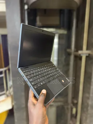 Laptop Lenovo 300e 4GB Intel Celeron SSD 128GB