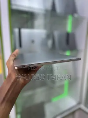 Laptop Apple MacBook Pro 2017 8GB Intel Core i5 SSD 128GB