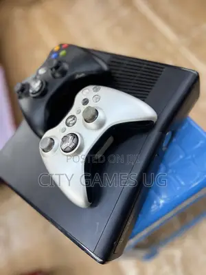 Xbox 360 Gaming Console With Controllers