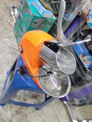 Electric Ice Shaver / Ice Crusher Machine