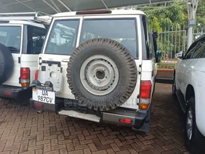 Toyota Land Cruiser 2017 White