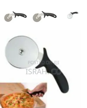 Ergonomic Precision Pizza Cutter
