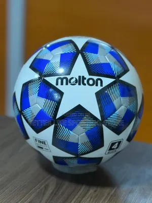Football Molton Tubeless Waterproof Size 5