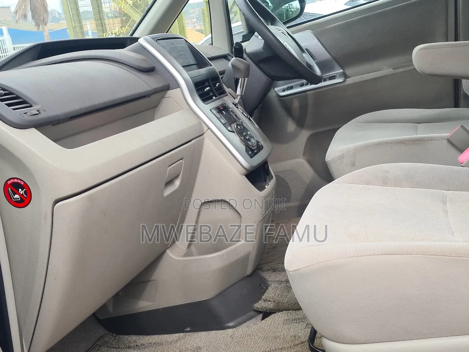 Toyota Noah 2012 Gray