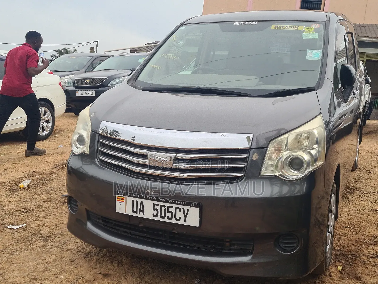 Toyota Noah 2012 Gray