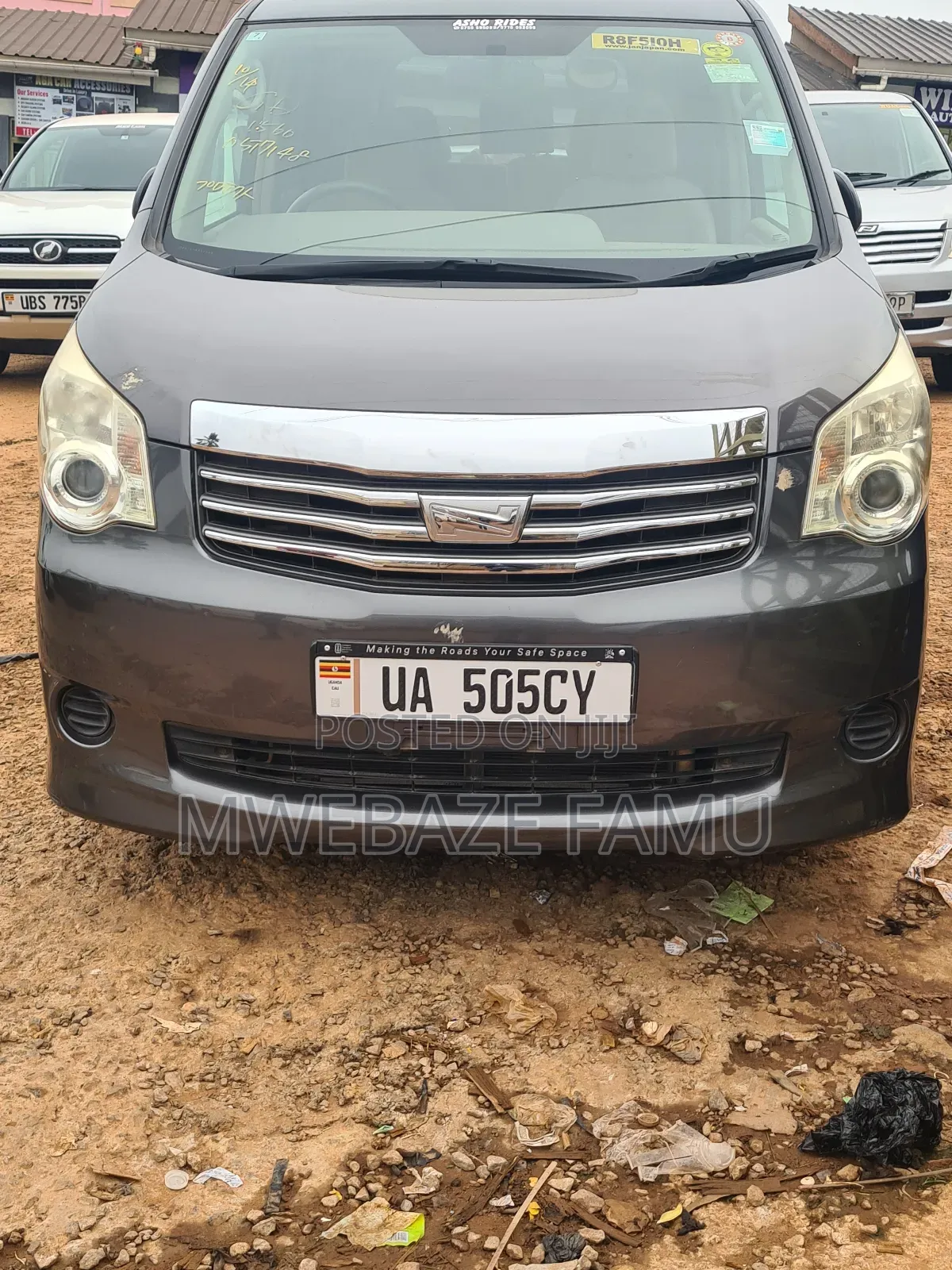 Toyota Noah 2012 Gray