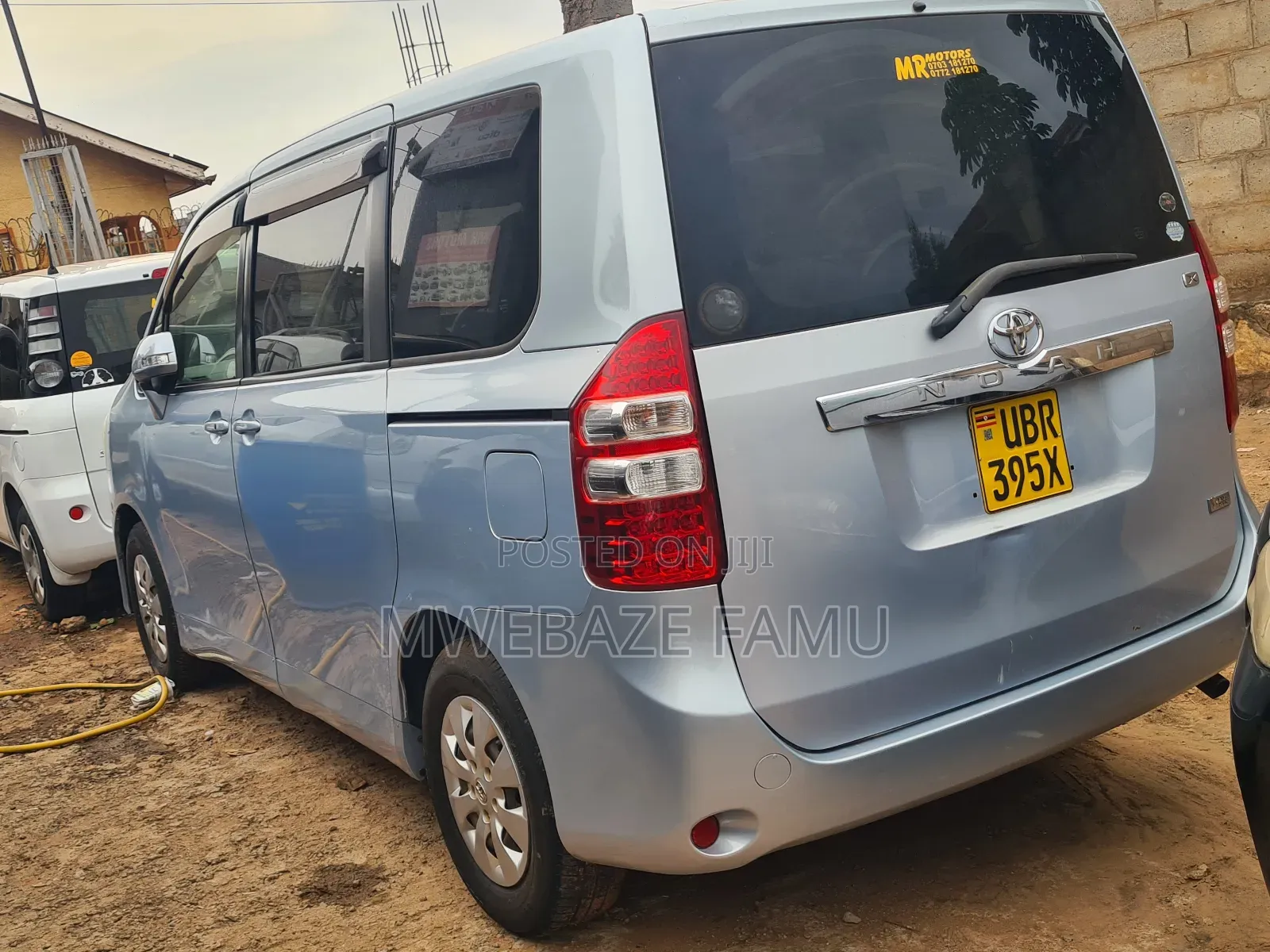 Toyota Noah 2012 Silver
