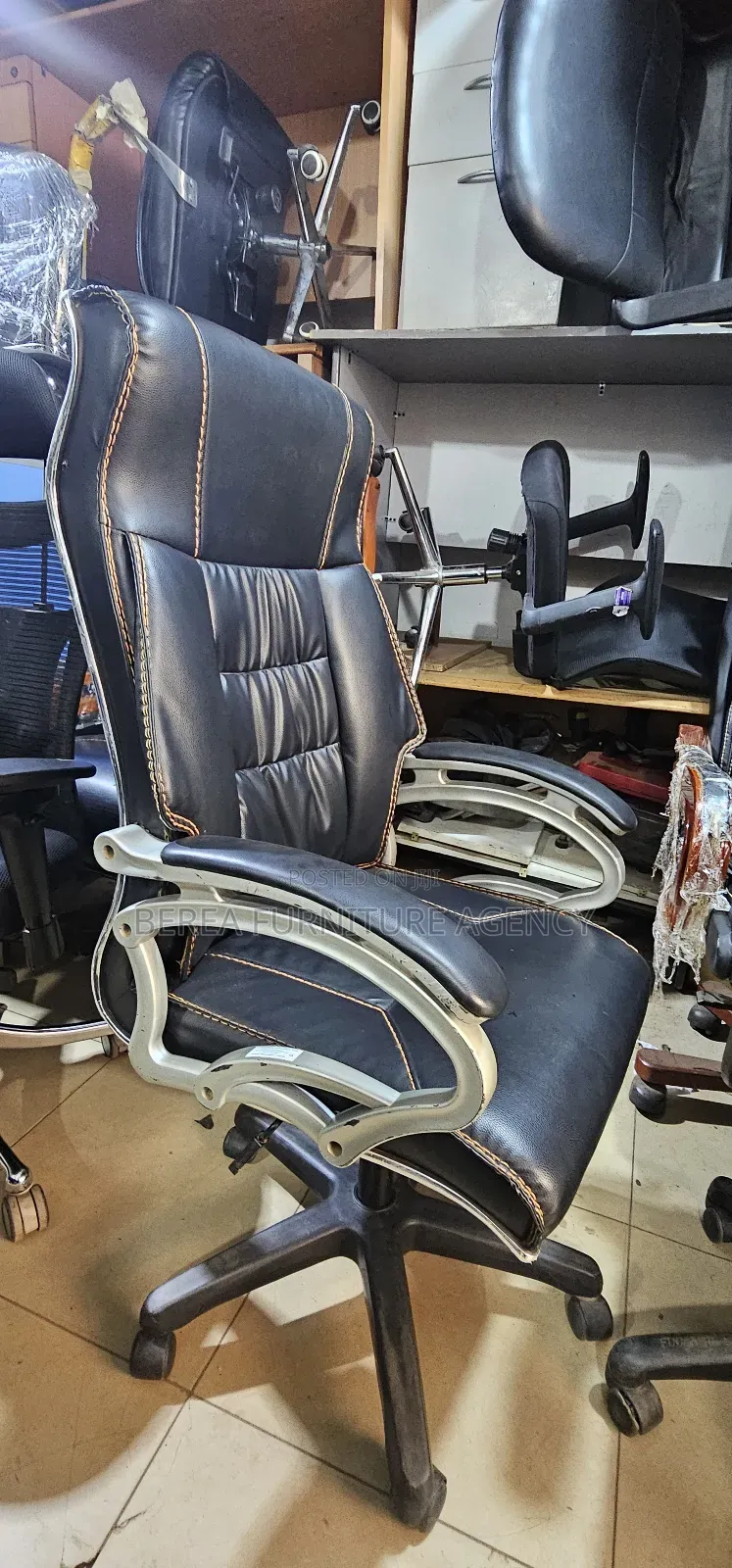 Leather Swiveling Performance Office Chair