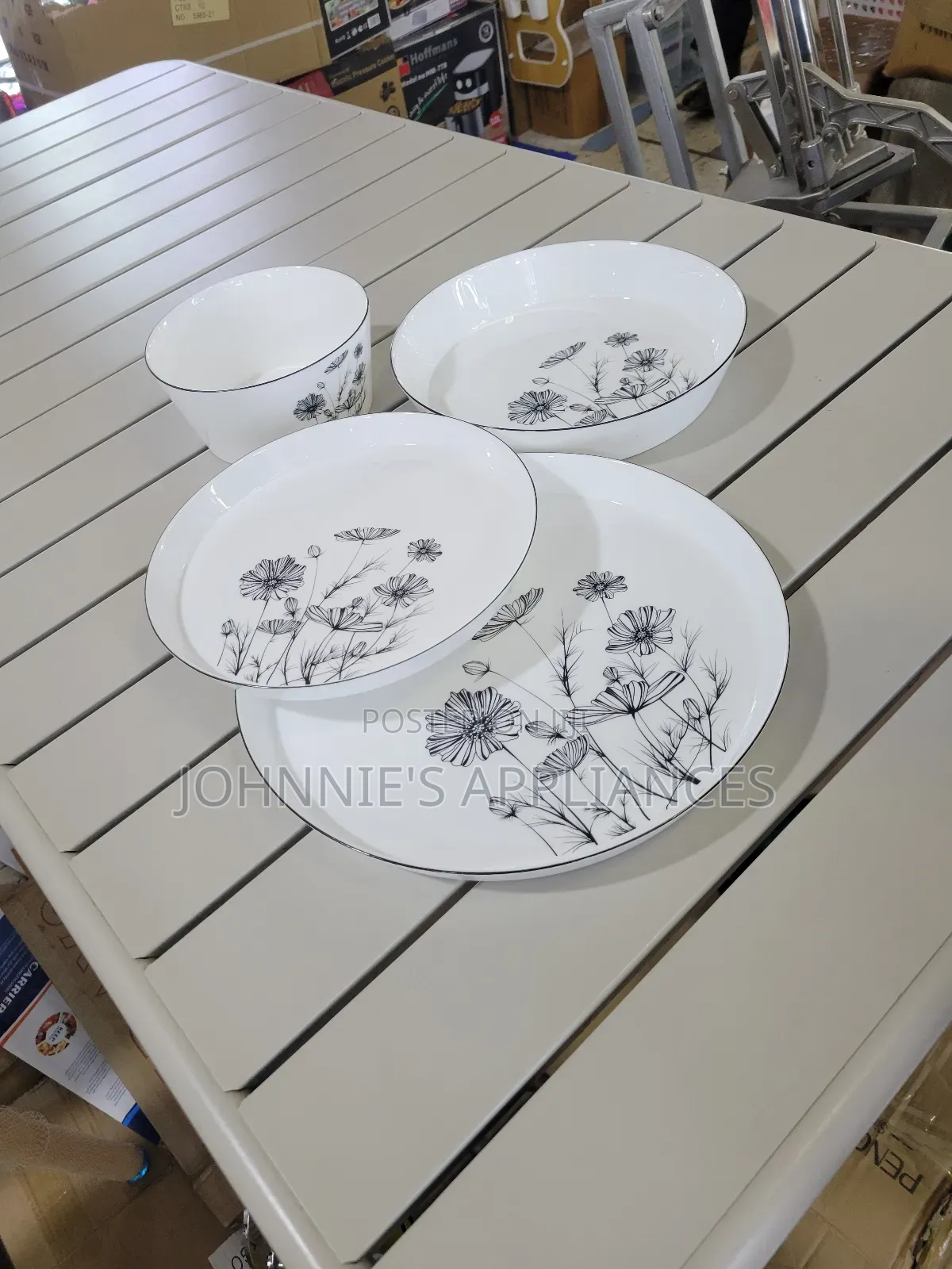 6-Piece Elegant Black Floral Ceramic Dinnerware Set – Plates Bowl