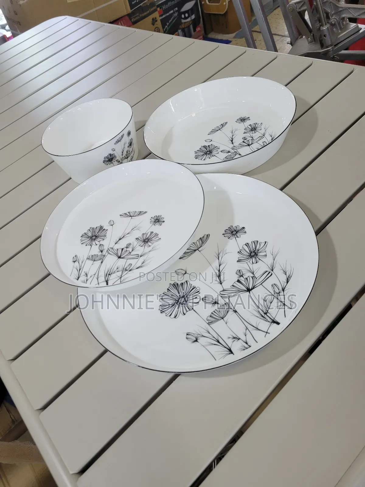 6-Piece Elegant Black Floral Ceramic Dinnerware Set – Plates Bowl