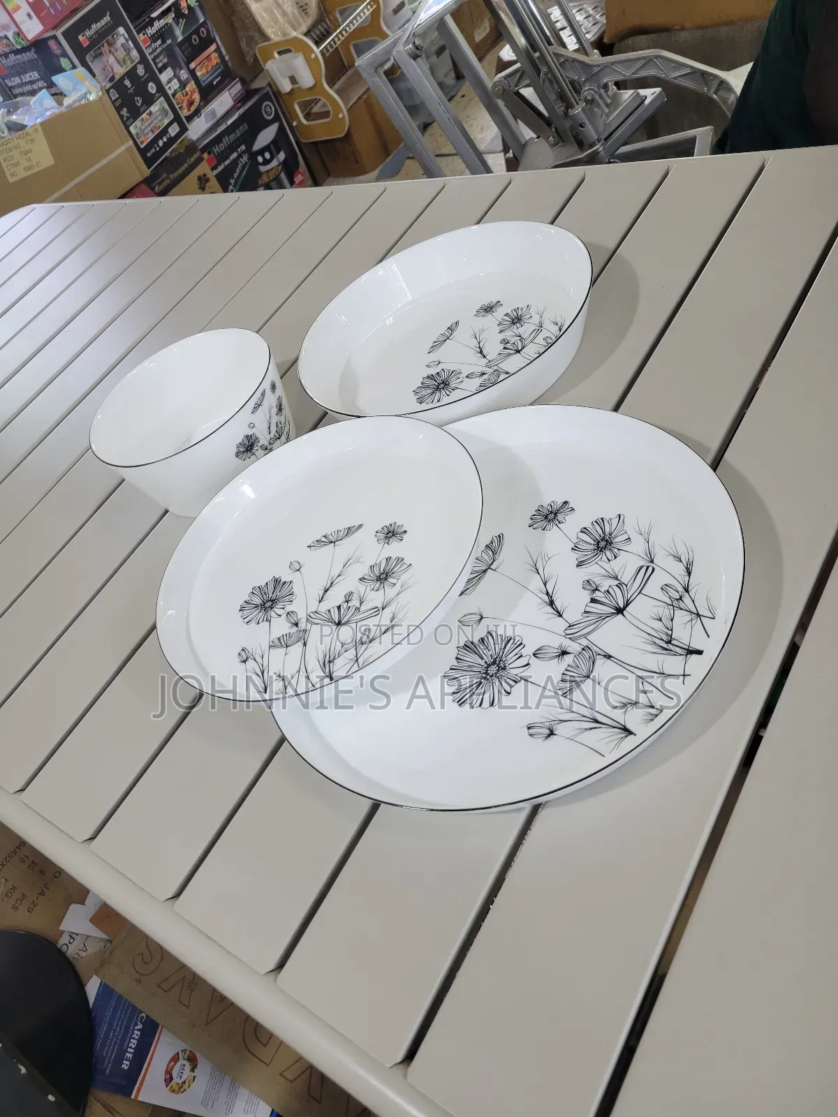 6-Piece Elegant Black Floral Ceramic Dinnerware Set – Plates Bowl