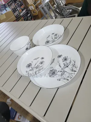 6-Piece Elegant Black Floral Ceramic Dinnerware Set – Plates Bowl
