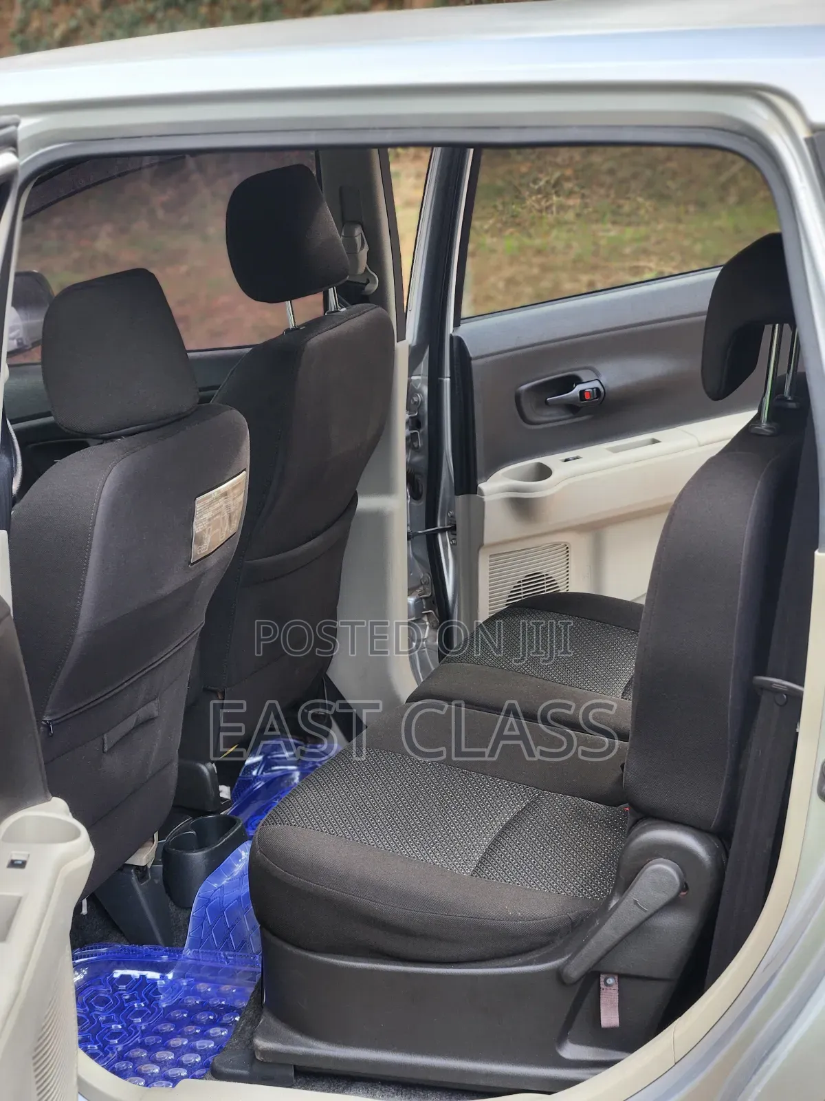 Toyota Passo Sette 1.5 AWD 2009 Silver