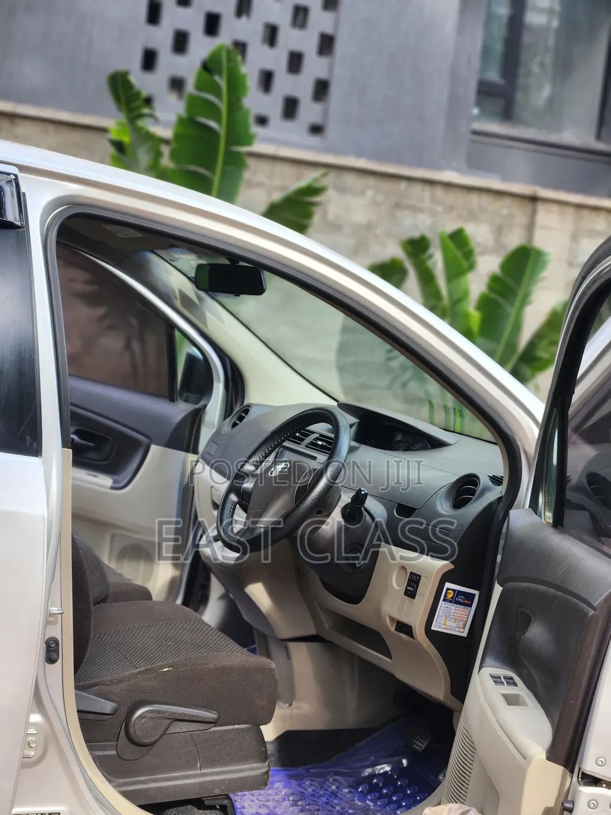 Toyota Passo Sette 1.5 AWD 2009 Silver