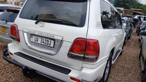 Toyota Land Cruiser Prado 2007 White