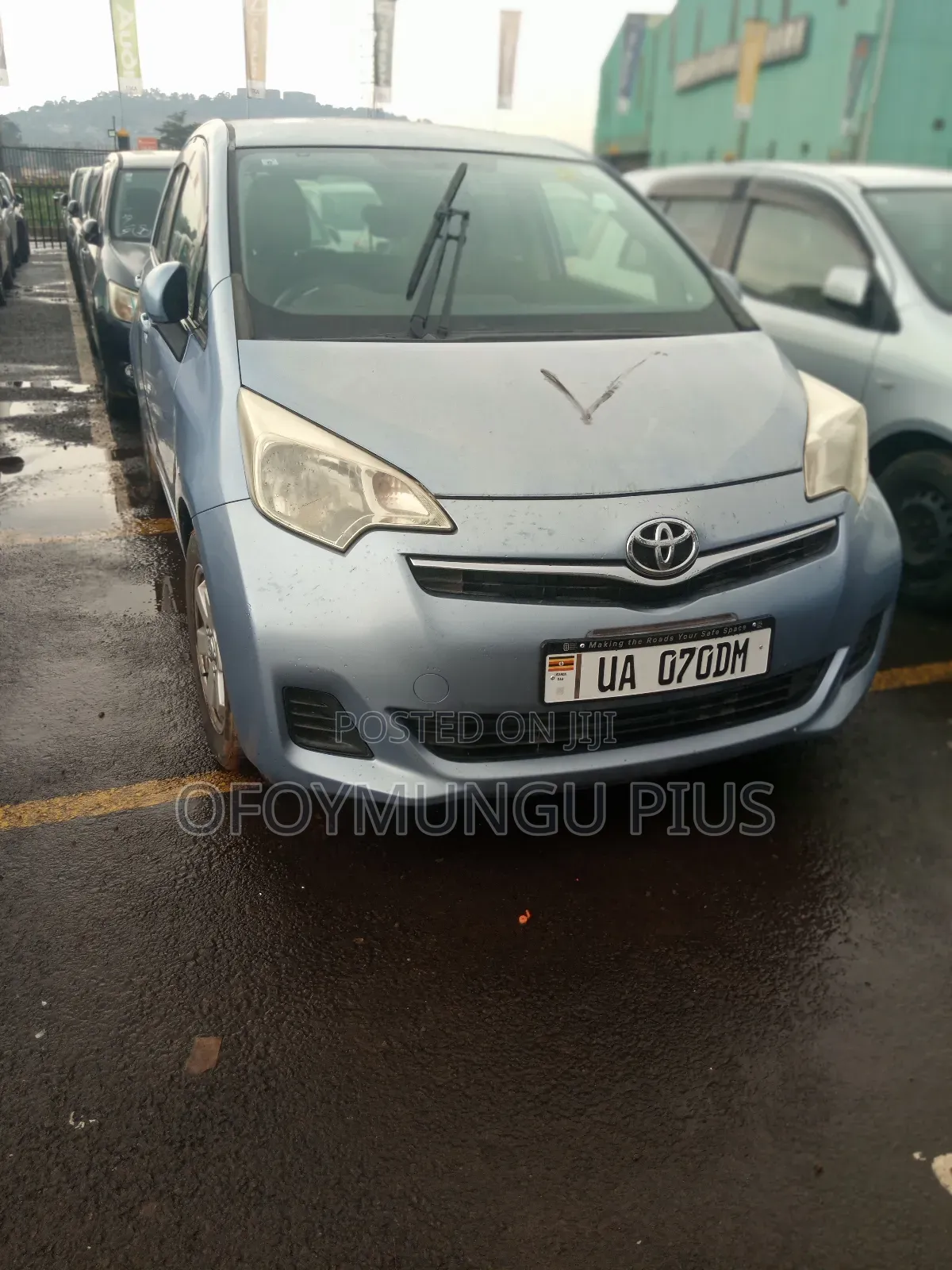 Toyota Ractis 2011 Blue