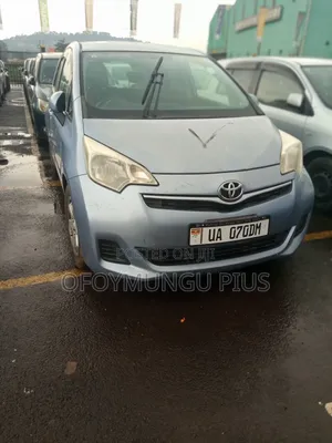 Toyota Ractis 2011 Blue