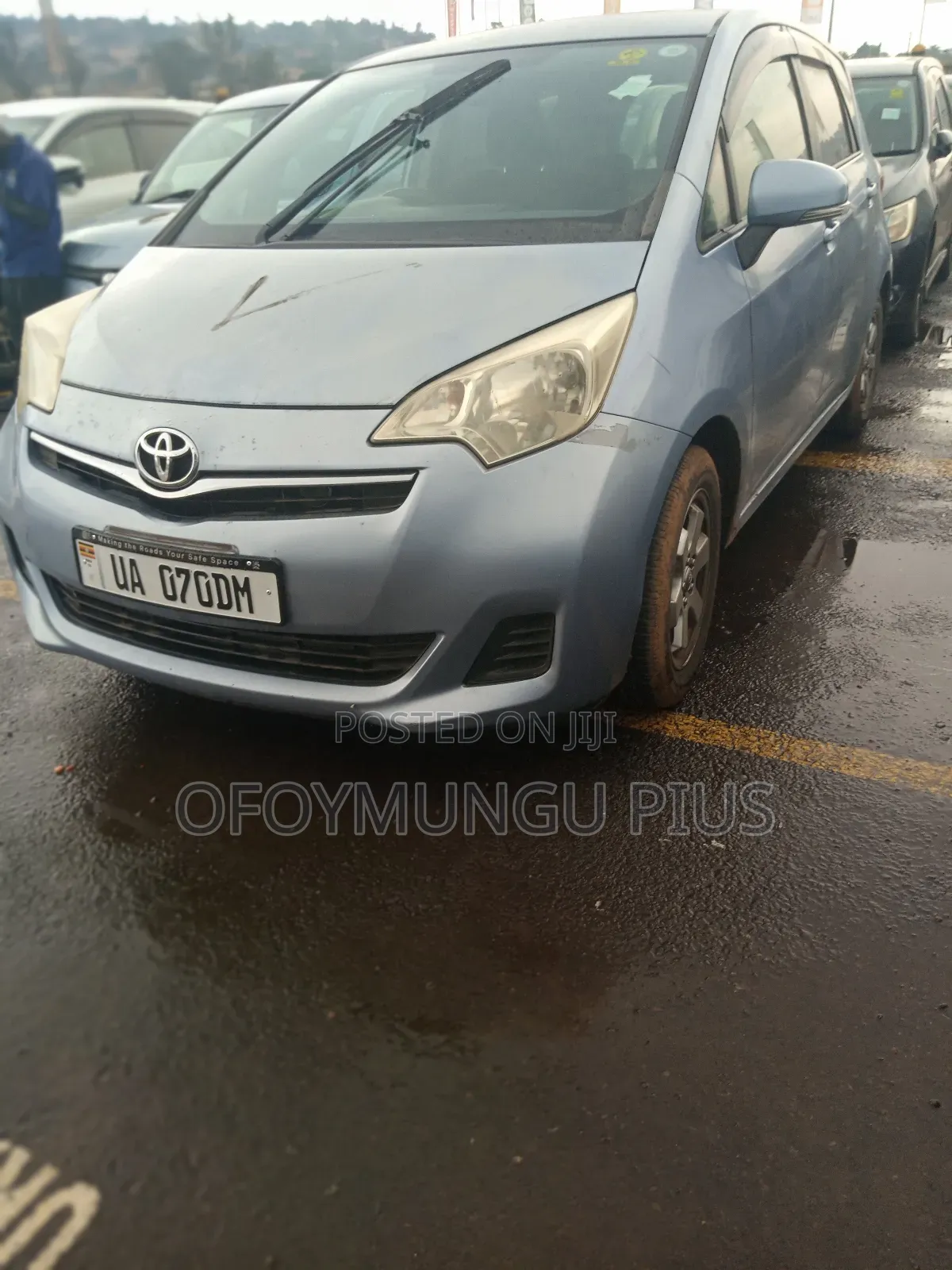 Toyota Ractis 2011 Blue