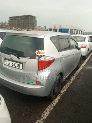Toyota Ractis 2011 Silver