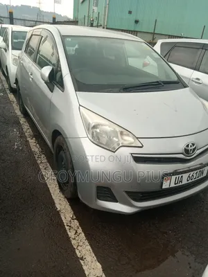 Toyota Ractis 2011 Silver