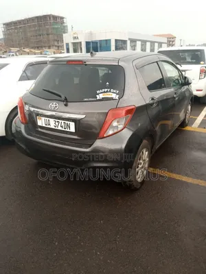 Toyota Vitz 2011 Gray
