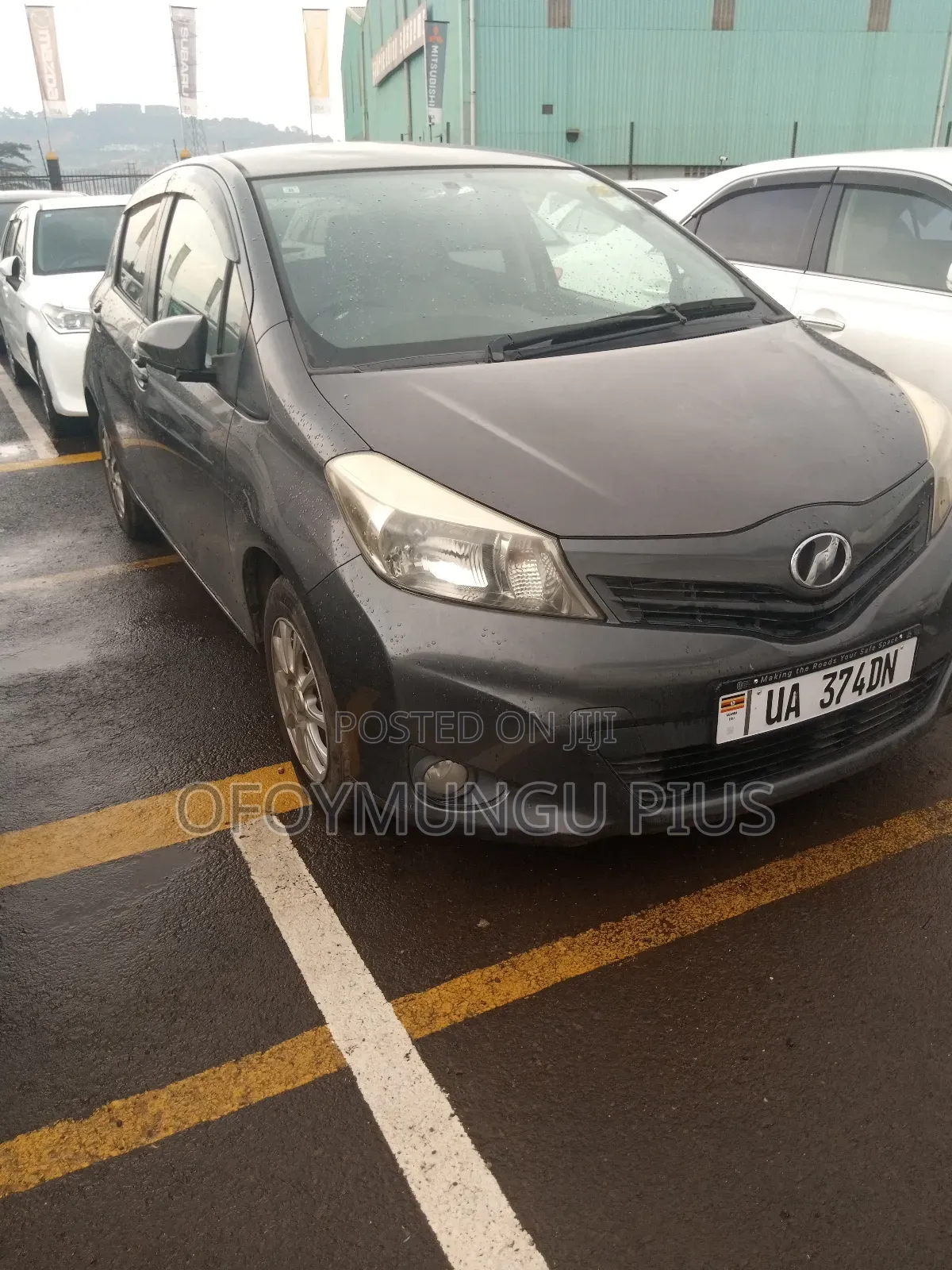 Toyota Vitz 2011 Gray