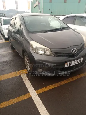 Toyota Vitz 2011 Gray