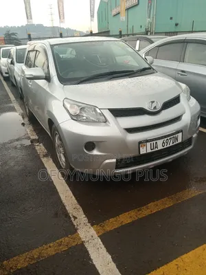 Toyota IST 2011 Silver