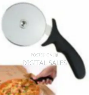 Saachi Professional Stainless Steel Pizza Cutter With Ergonom