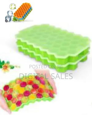 Honeycomb Silicone Ice Cube Tray With Lid