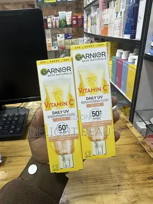 Garnier Vitamin C Daily Uv Brightening Glow Spf50 Sunscreen