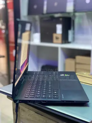 New Laptop HP Omen 15 16GB AMD Ryzen 7 SSD 512GB