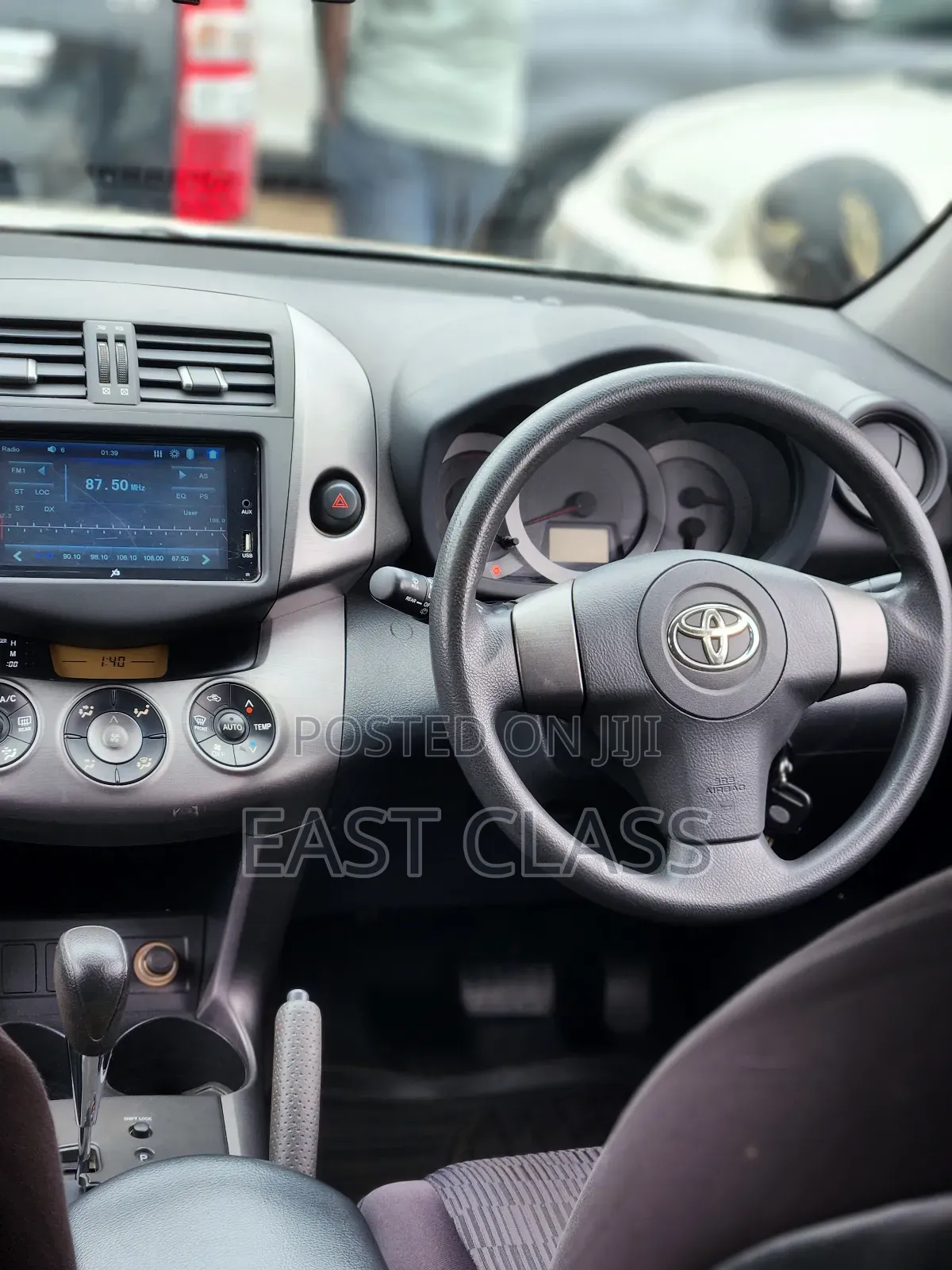 Toyota RAV4 2010 White