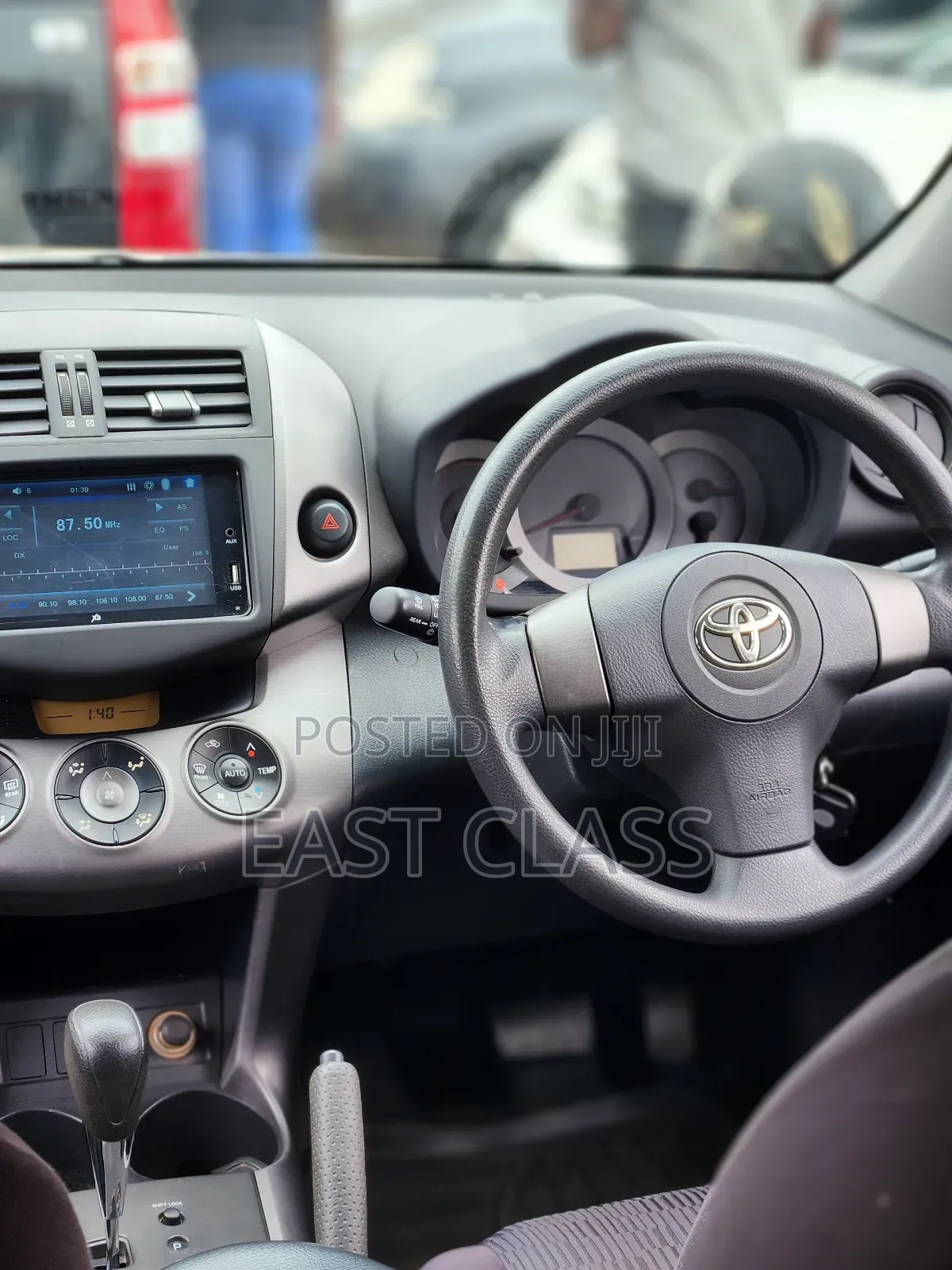 Toyota RAV4 2010 White