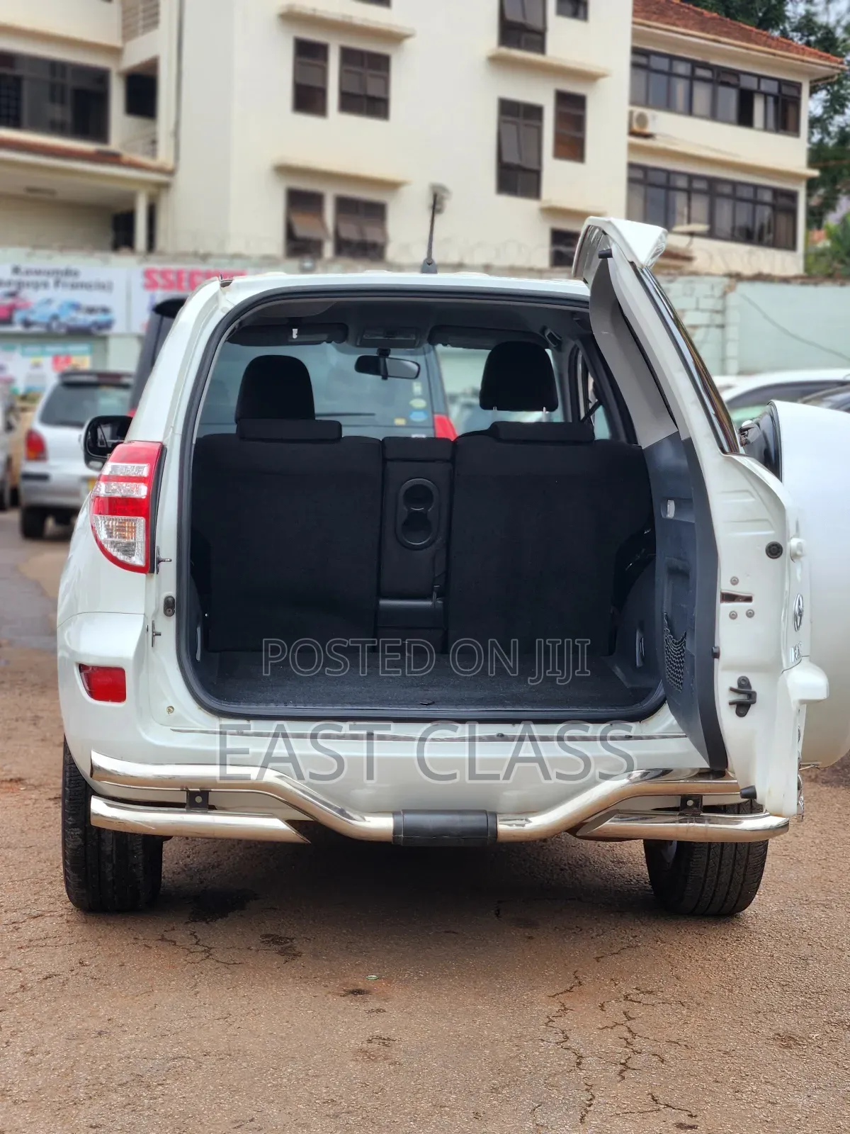 Toyota RAV4 2010 White