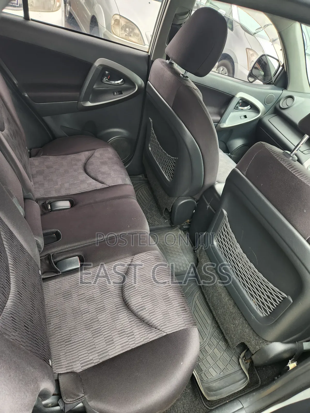 Toyota RAV4 2010 White