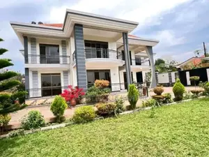 5bdrm Duplex in Kiggo Lubowa, Central Division for sale