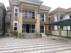 4bdrm Duplex in Kyanja, Central Division for sale