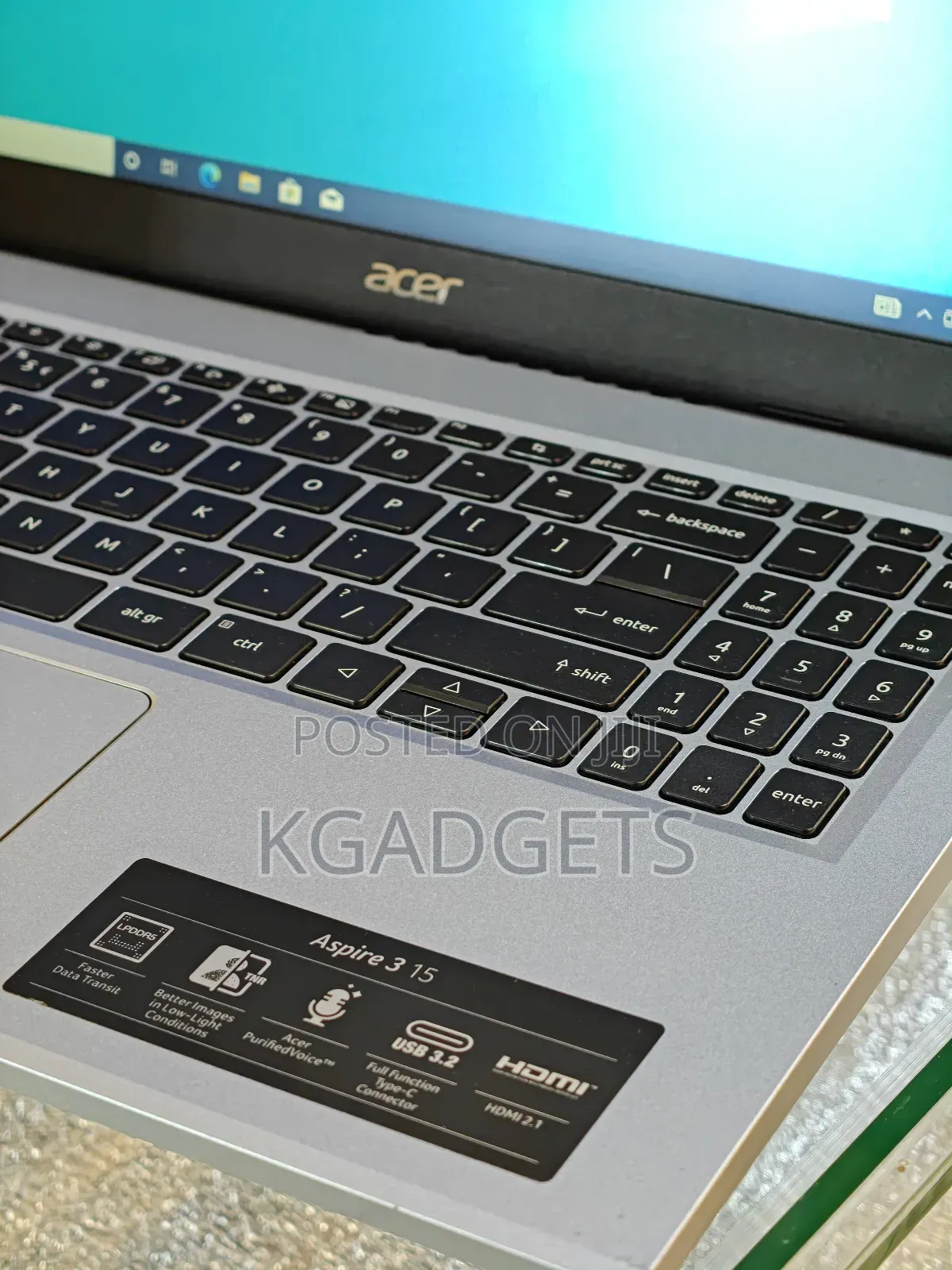 Laptop Acer Aspire 3 8GB AMD Ryzen 5 HDD+SSD 256GB