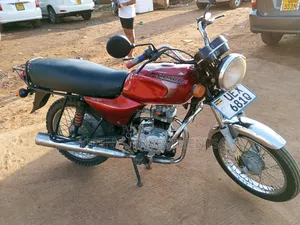 Bajaj Boxer 100 2022 Red