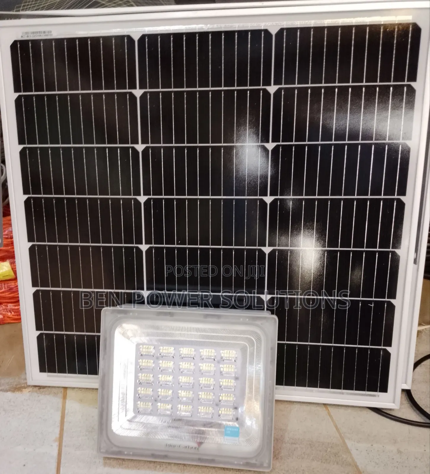 4.0 Wawa Blue Carbon Solar Floodlight