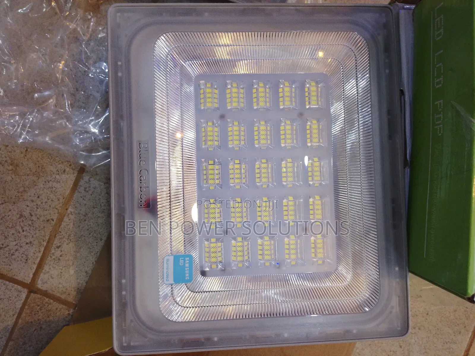 400w Blue Carbon Solar Floodlight