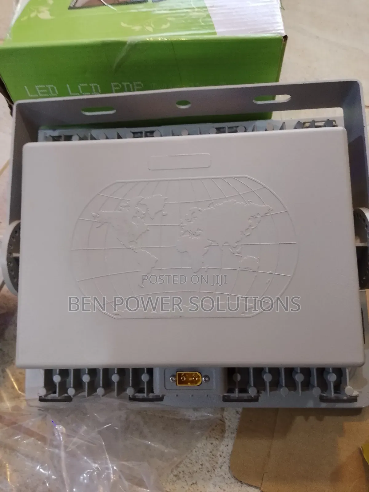 400w Blue Carbon Solar Floodlight