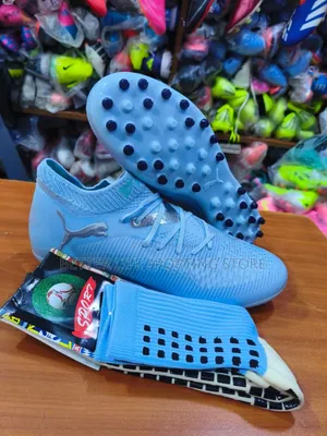 Puma Fairplay Boots Original Light Blue + Grip Socks
